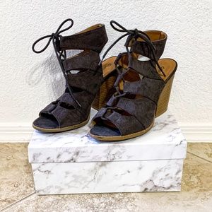 Gray Suede Block Heel Sandal Size 8.5-9